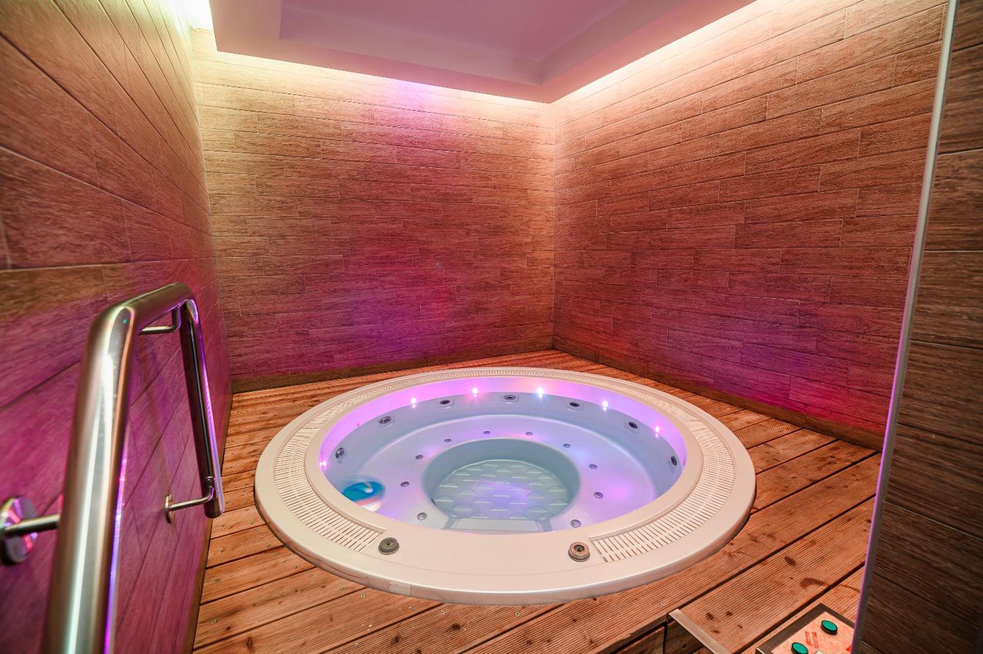 Glamping Maleric With Natural Pool Dragatuš Exteriér fotografie